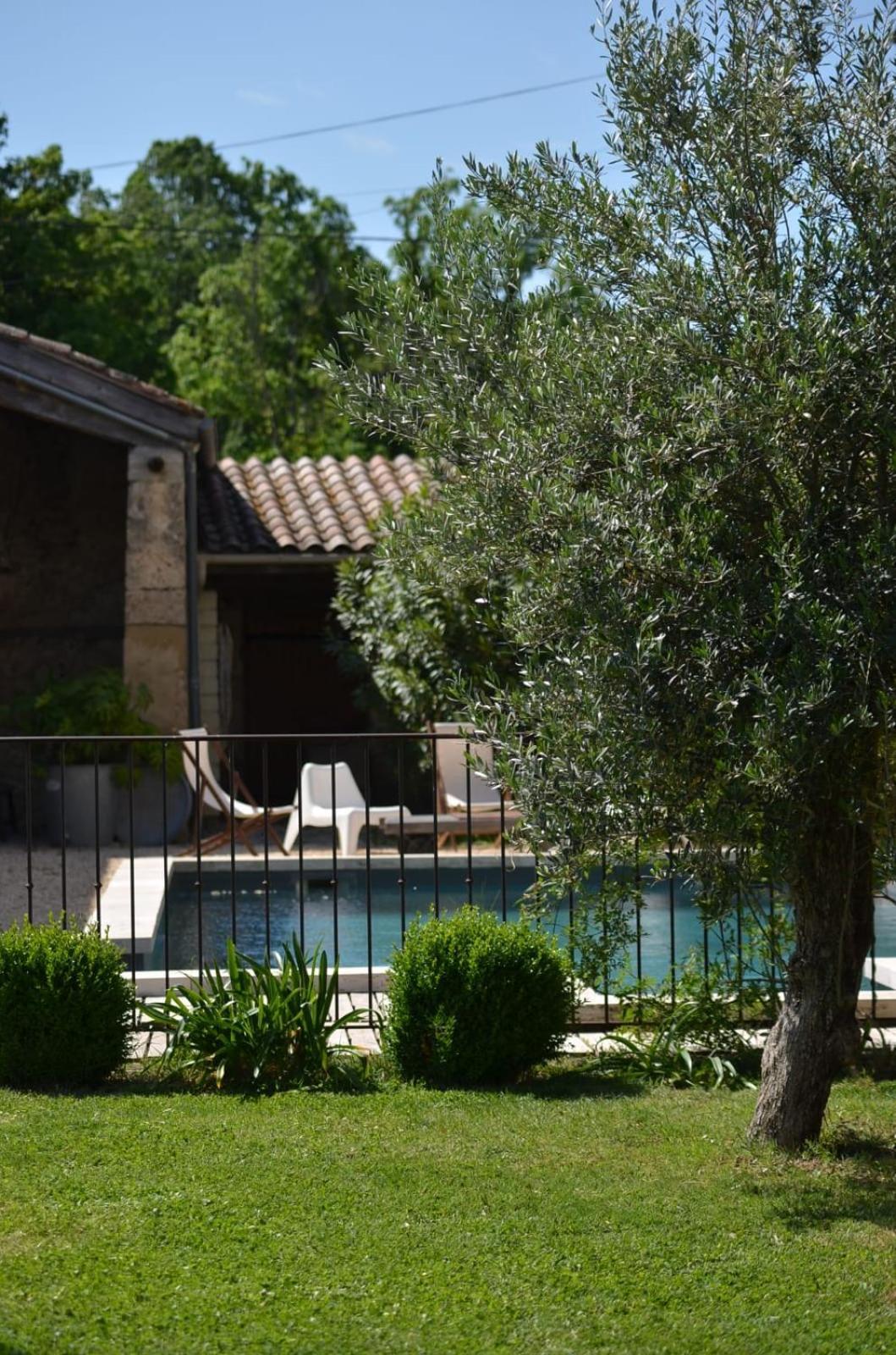 Ferme St Pierre 2 Suites Avec Repas, Piscine, Clim, Cheminee Ou Baignoire Spa Chabeuil Ngoại thất bức ảnh