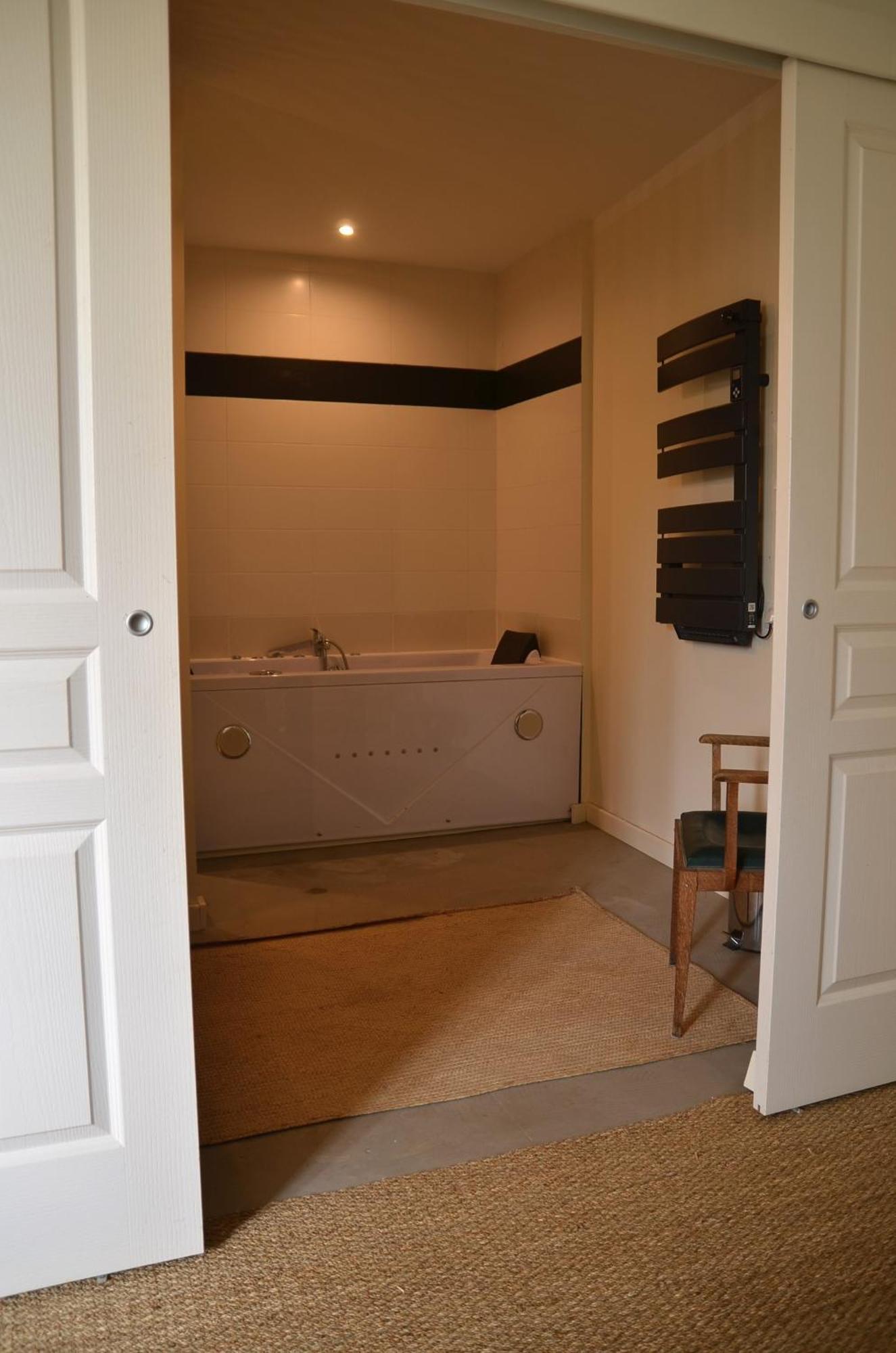 Ferme St Pierre 2 Suites Avec Repas, Piscine, Clim, Cheminee Ou Baignoire Spa Chabeuil Ngoại thất bức ảnh